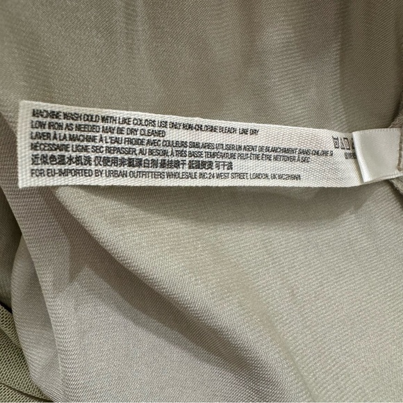 Free‎ People All Tucks Satin Bodysuit Flowy Olive Green Size Small Ballon Sleeve - Picture 11 of 11